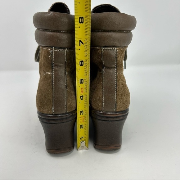 Aerosoles Macaroon Brown Suede Leather Lace Up Wedge Ankle Boots Size 7 - Picture 9 of 14